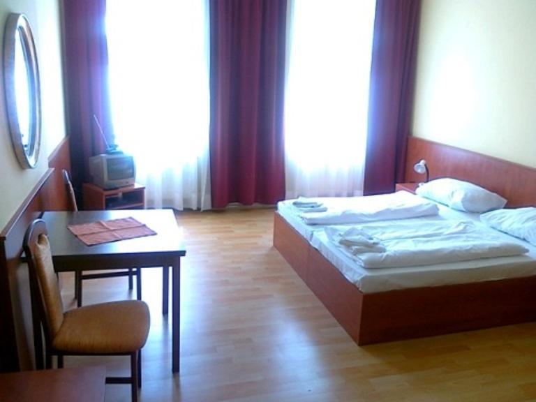 Hotel In Hernals Vienna Esterno foto